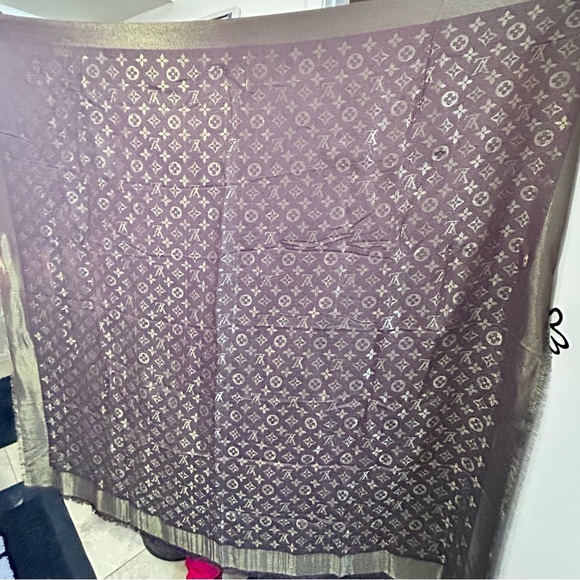 A Louis Classic - Picture 3 of 10